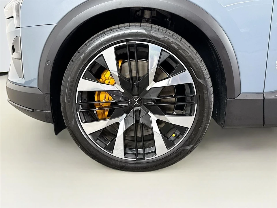 2025 Polestar 3 - Image 13 of 14
