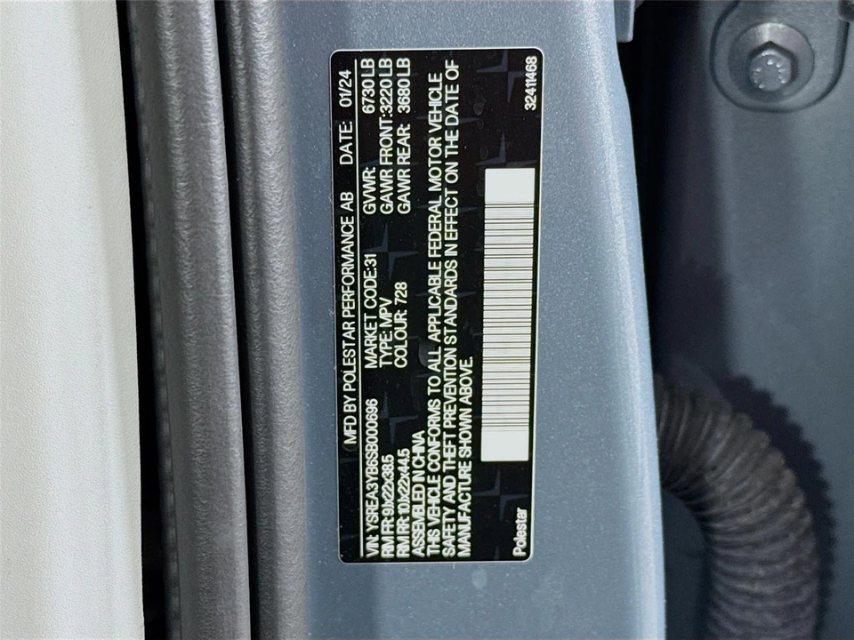 2025 Polestar 3 - Image 15 of 18