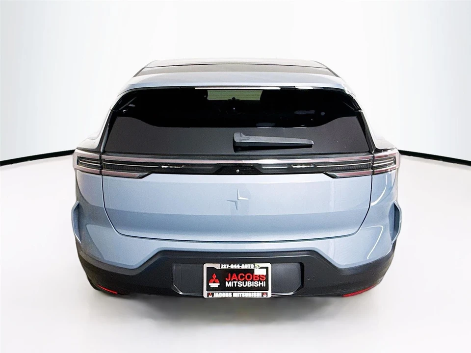 2025 Polestar 3 - Image 9 of 18