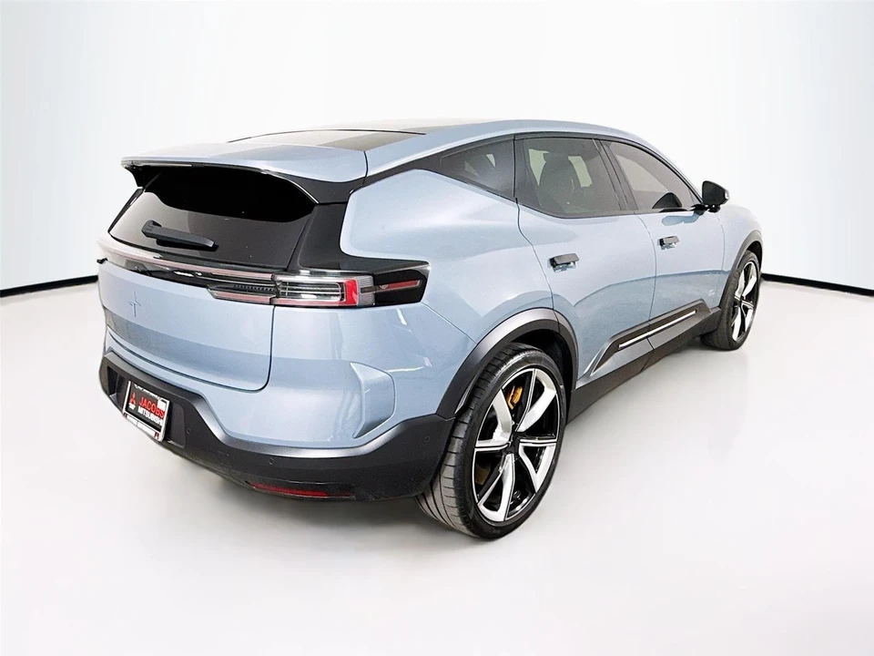 2025 Polestar 3 - Image 16 of 18