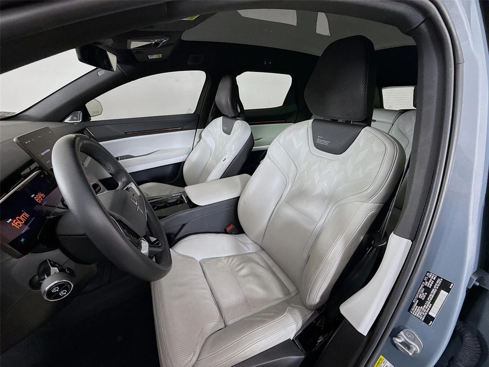 2025 Polestar 3 - Image 2 of 18
