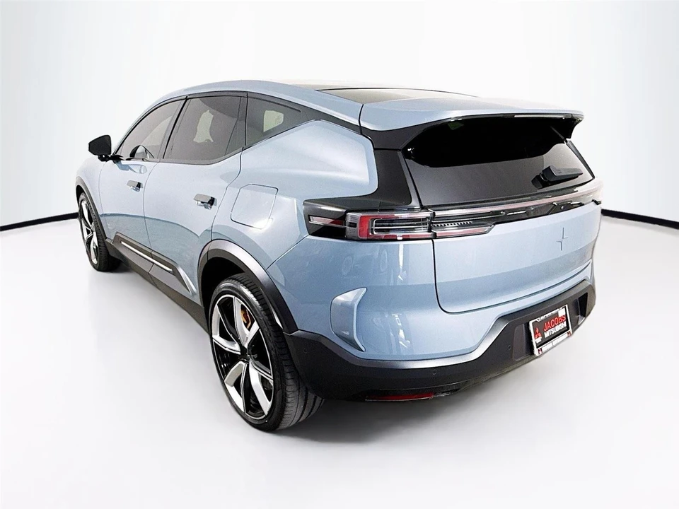 2025 Polestar 3 - Image 11 of 18