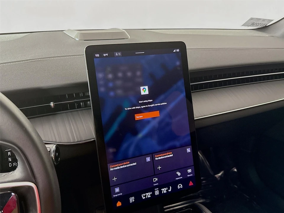 2025 Polestar 3 - Image 14 of 21