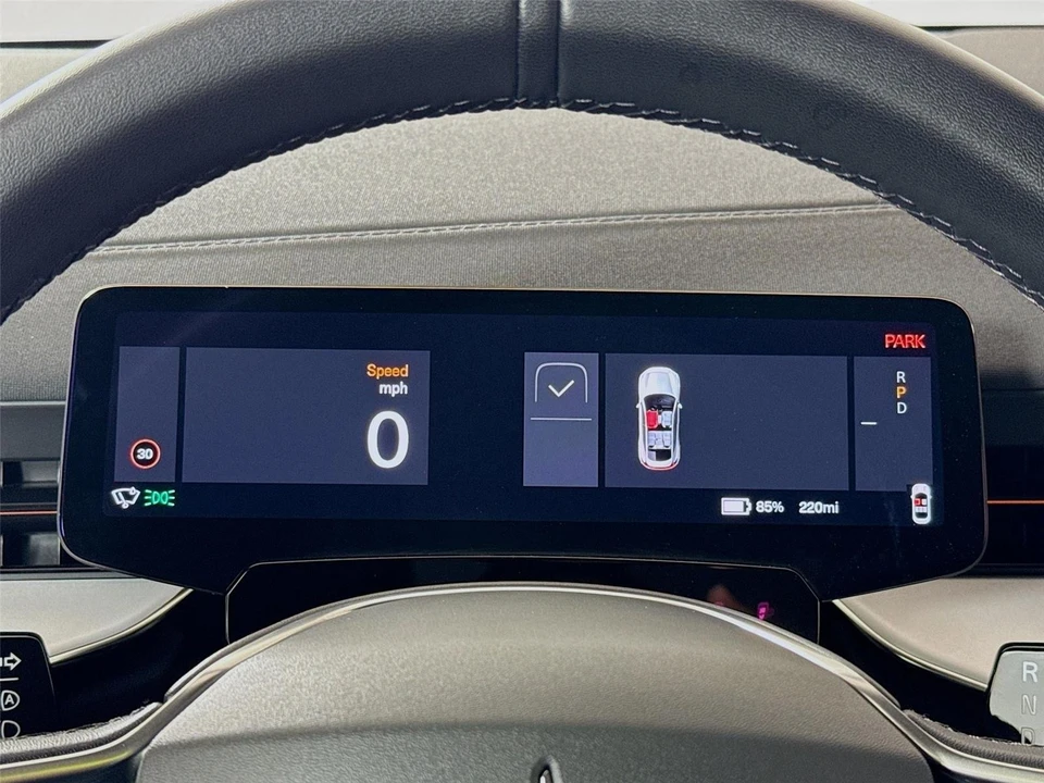 2025 Polestar 3 - Image 11 of 21