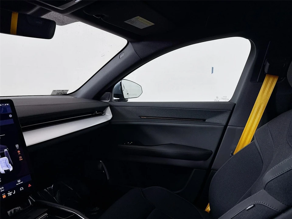 2025 Polestar 3 - Image 19 of 21