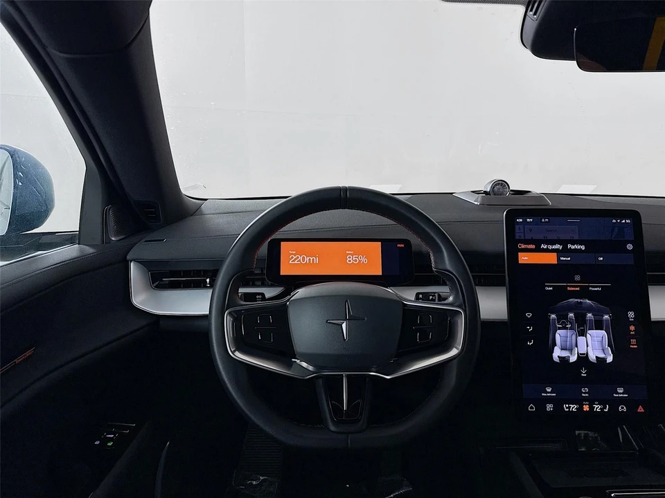 2025 Polestar 3 - Image 18 of 21