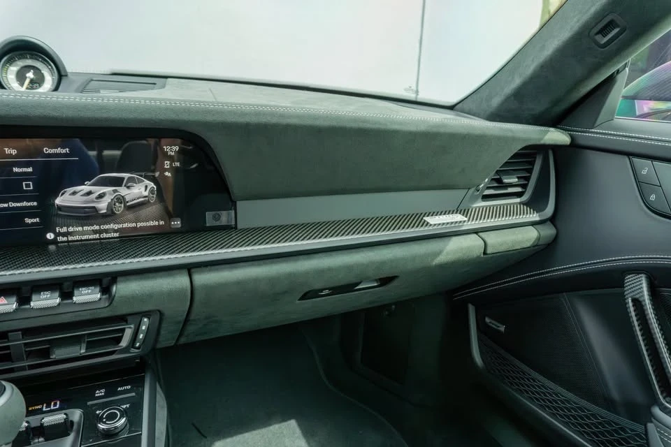 2025 Porsche 992 GT3 RS - Image 19 of 20