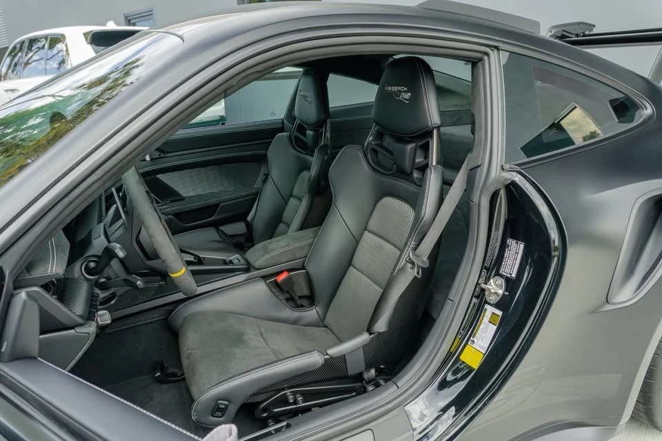 2025 Porsche 992 GT3 RS - Image 10 of 20
