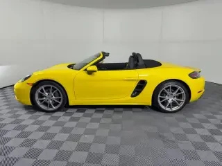 2025 Porsche 718 Boxster - Image 13 of 31