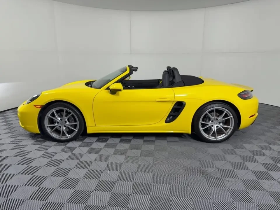 2025 Porsche 718 Boxster - Image 15 of 31
