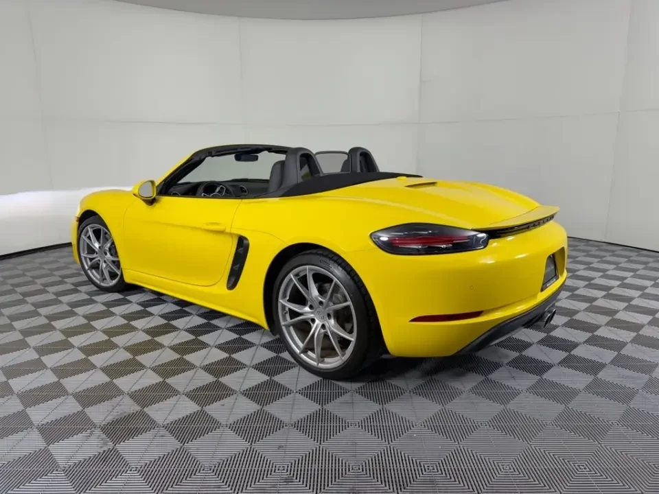 2025 Porsche 718 Boxster - Image 23 of 31