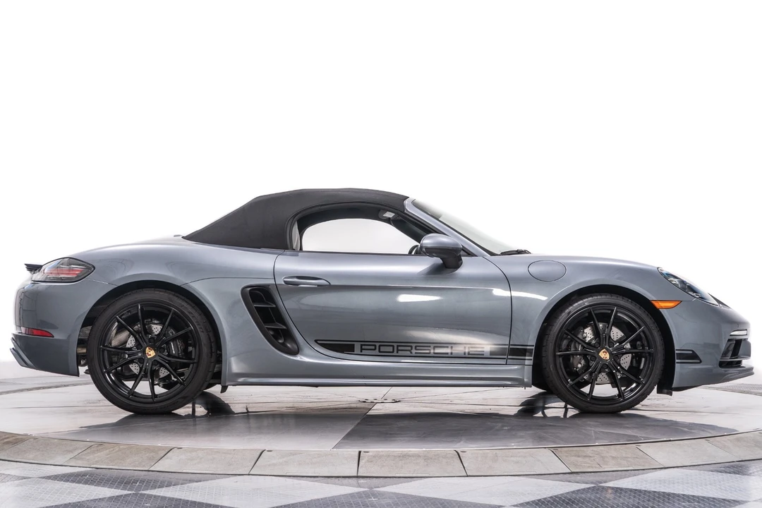 2025 Porsche 718 Boxster - Image 18 of 21