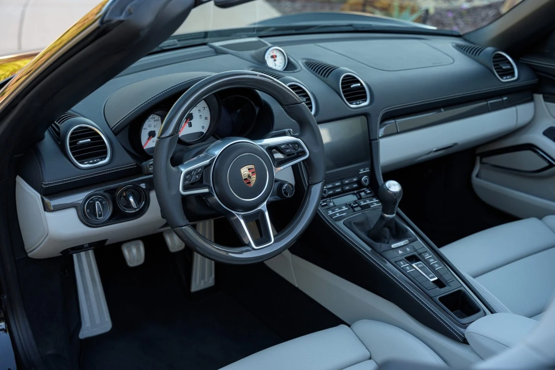 2025 Porsche 718 Boxster GTS 4.0 - Image 5 of 8