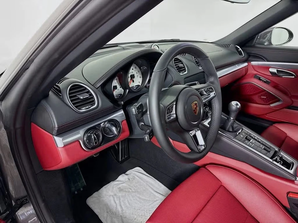 2025 Porsche 718 Boxster GTS 4.0 - Image 29 of 31