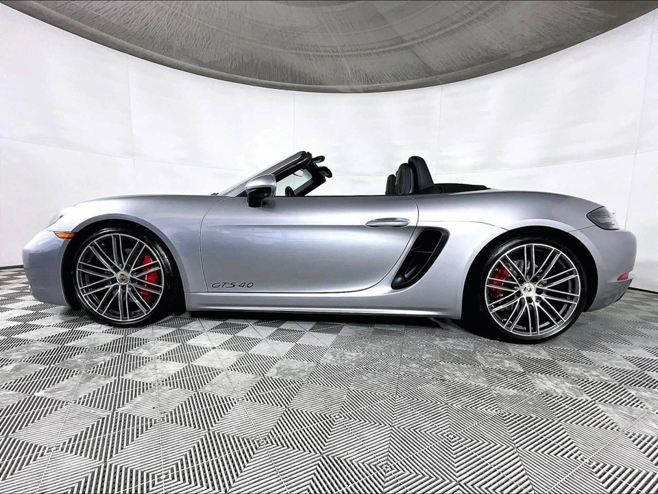 2025 Porsche 718 Boxster GTS 4.0 - Image 2 of 5