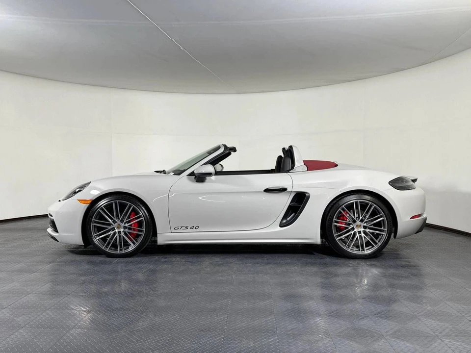 2025 Porsche 718 Boxster GTS 4.0 - Image 2 of 4