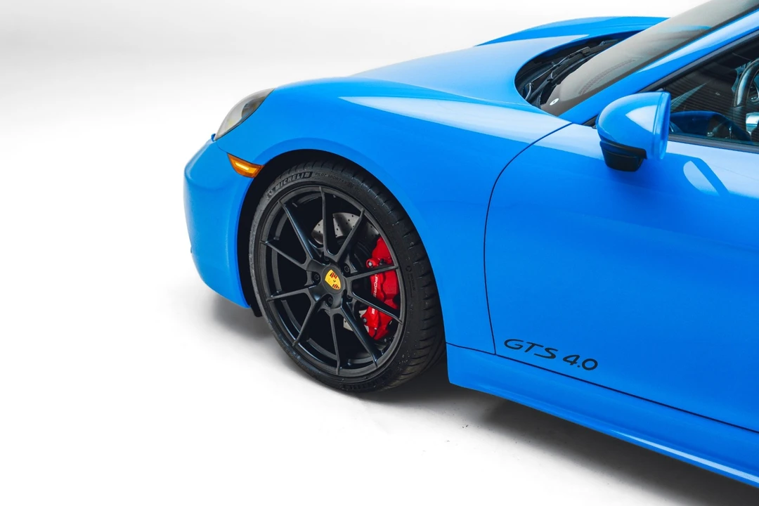 2025 Porsche - Image 18 of 31