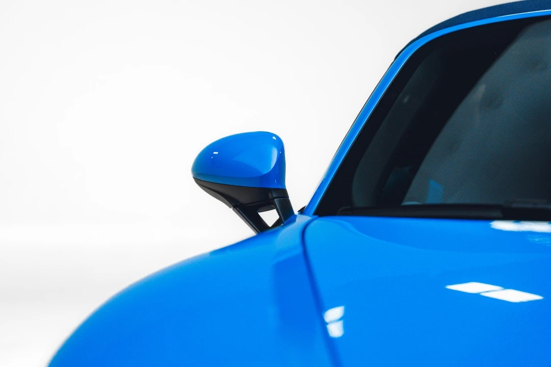 2025 Porsche - Image 25 of 31