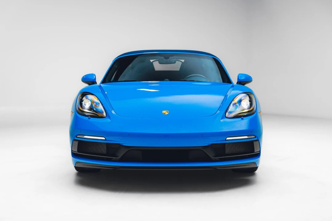 2025 Porsche - Image 4 of 31