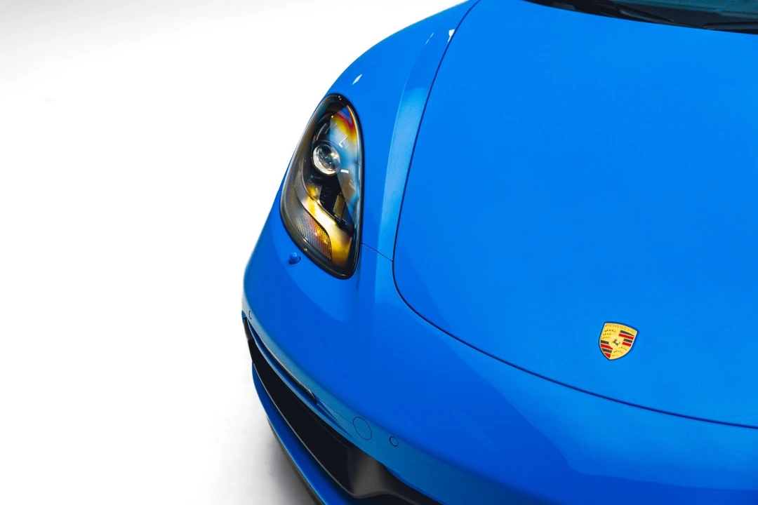 2025 Porsche - Image 22 of 31