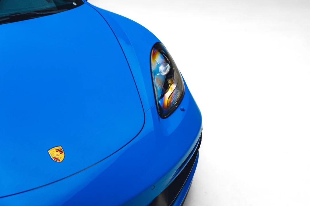 2025 Porsche - Image 23 of 31