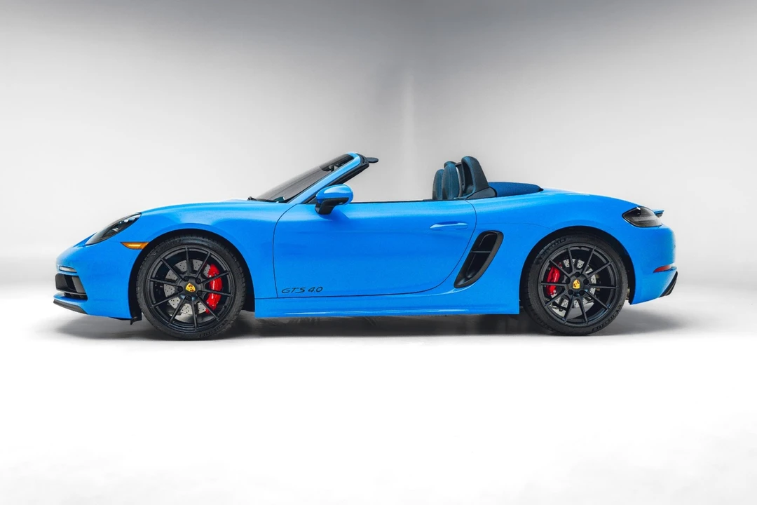 2025 Porsche - Image 10 of 31