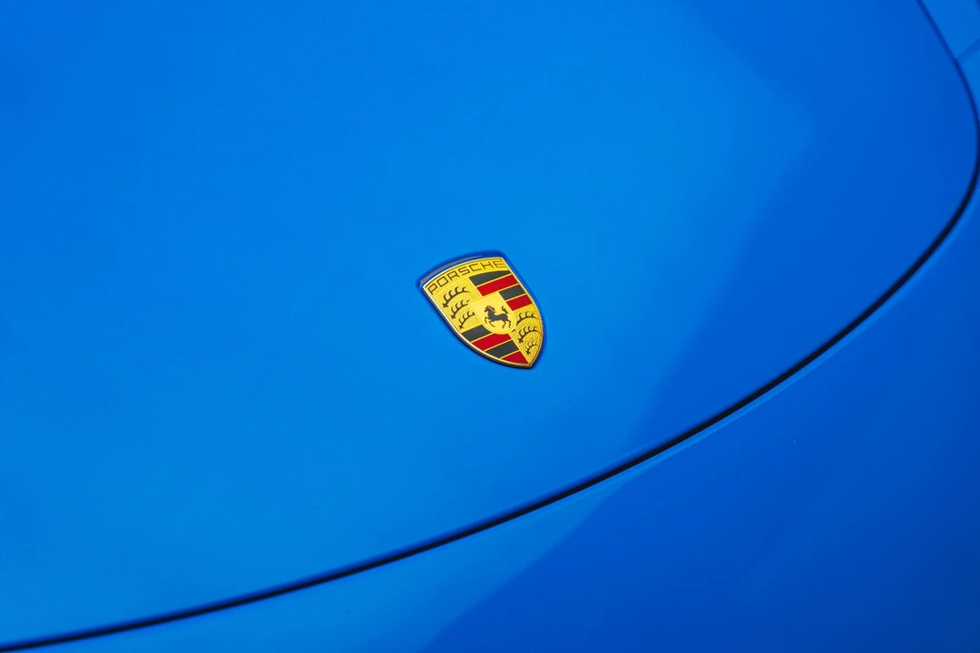 2025 Porsche - Image 24 of 31