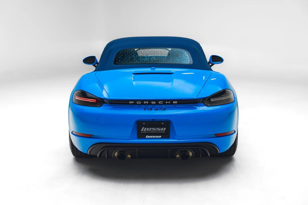 2025 Porsche - Image 7 of 31