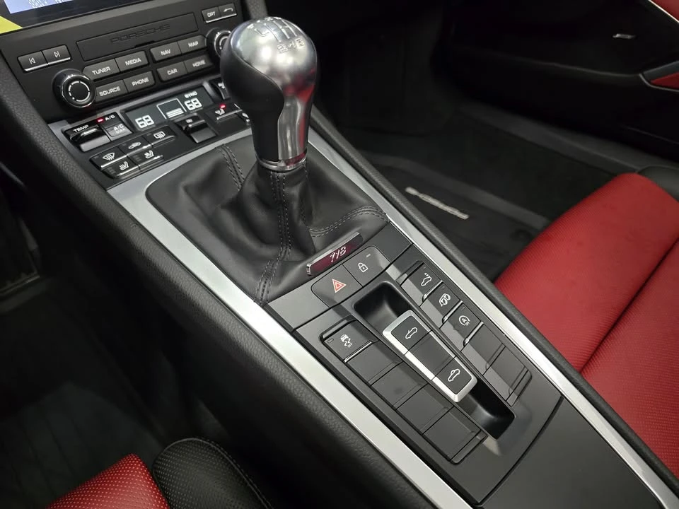 2025 Porsche 718 Boxster S - Image 16 of 20