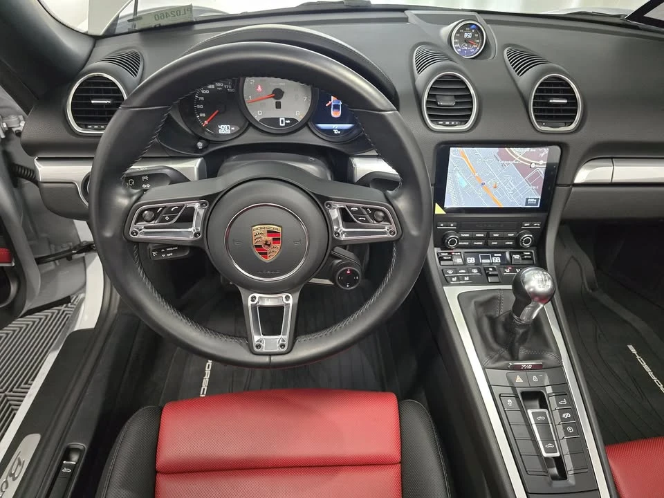 2025 Porsche 718 Boxster S - Image 17 of 20