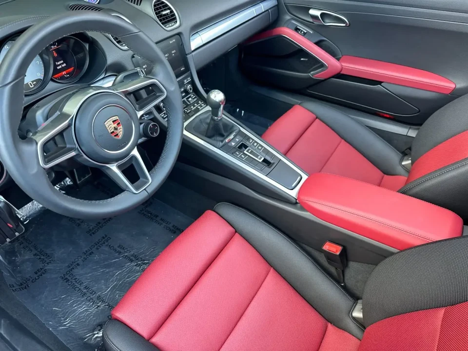 2025 Porsche 718 Boxster S - Image 4 of 6
