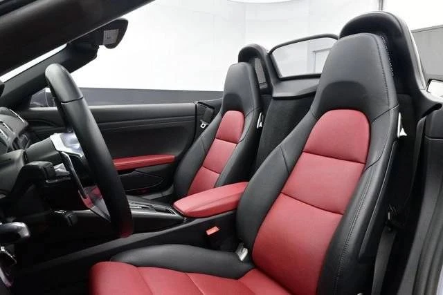 2025 Porsche 718 Boxster S - Image 5 of 5