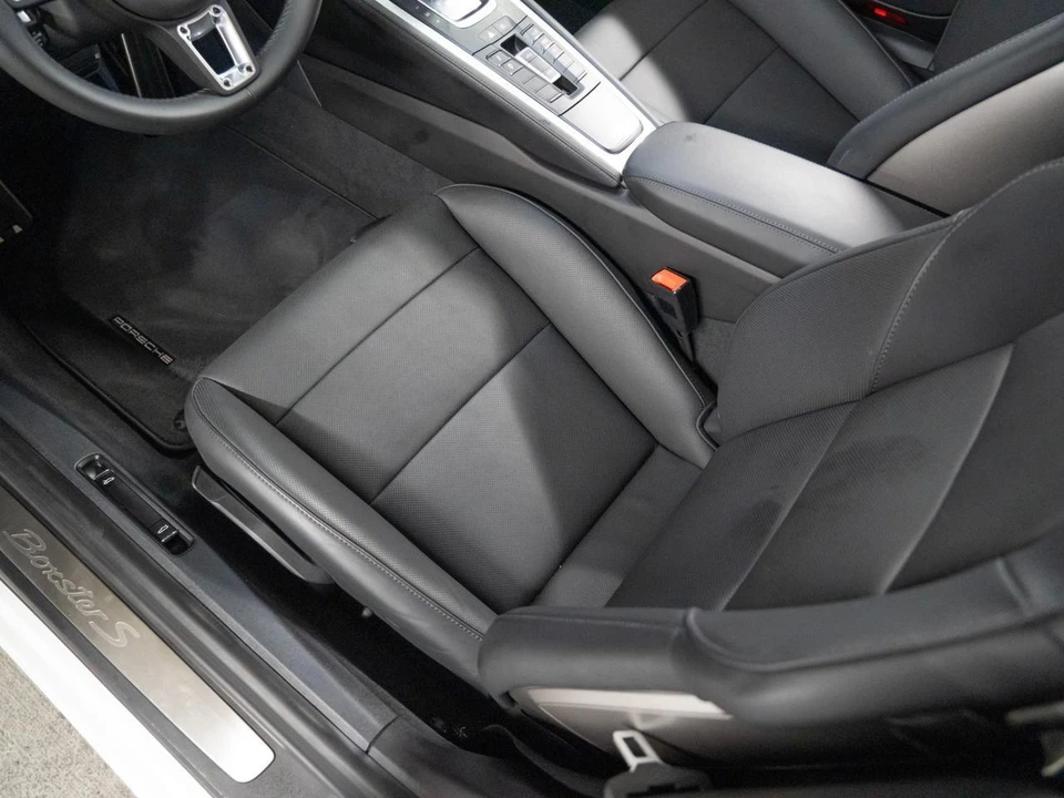 2025 Porsche 718 Boxster S - Image 15 of 28