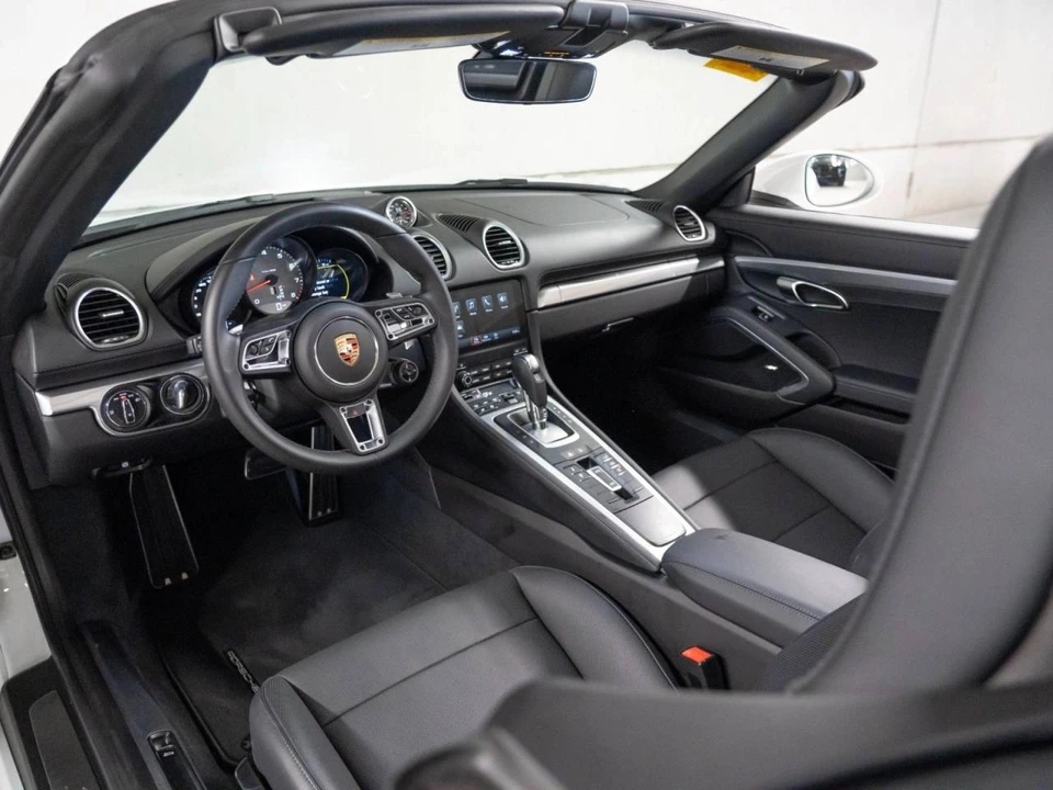 2025 Porsche 718 Boxster S - Image 4 of 5