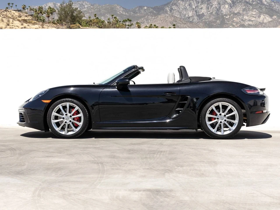 2025 Porsche 718 Boxster S - Image 2 of 5