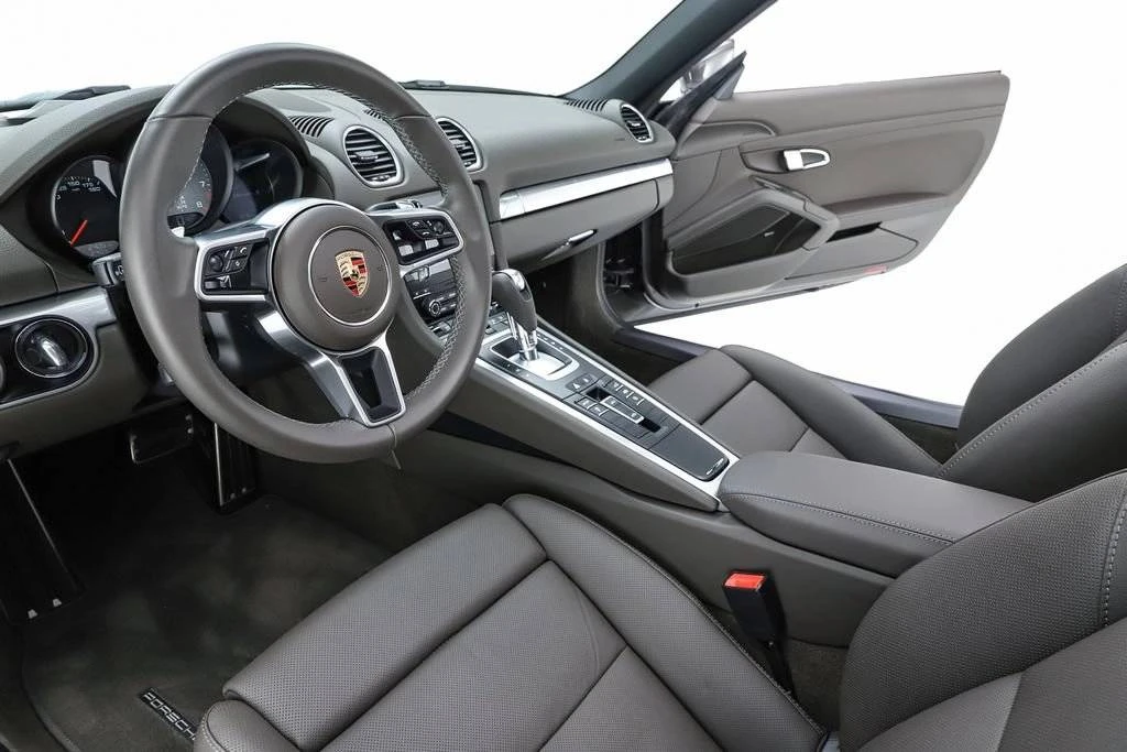 2025 Porsche 718 Boxster S - Image 4 of 4