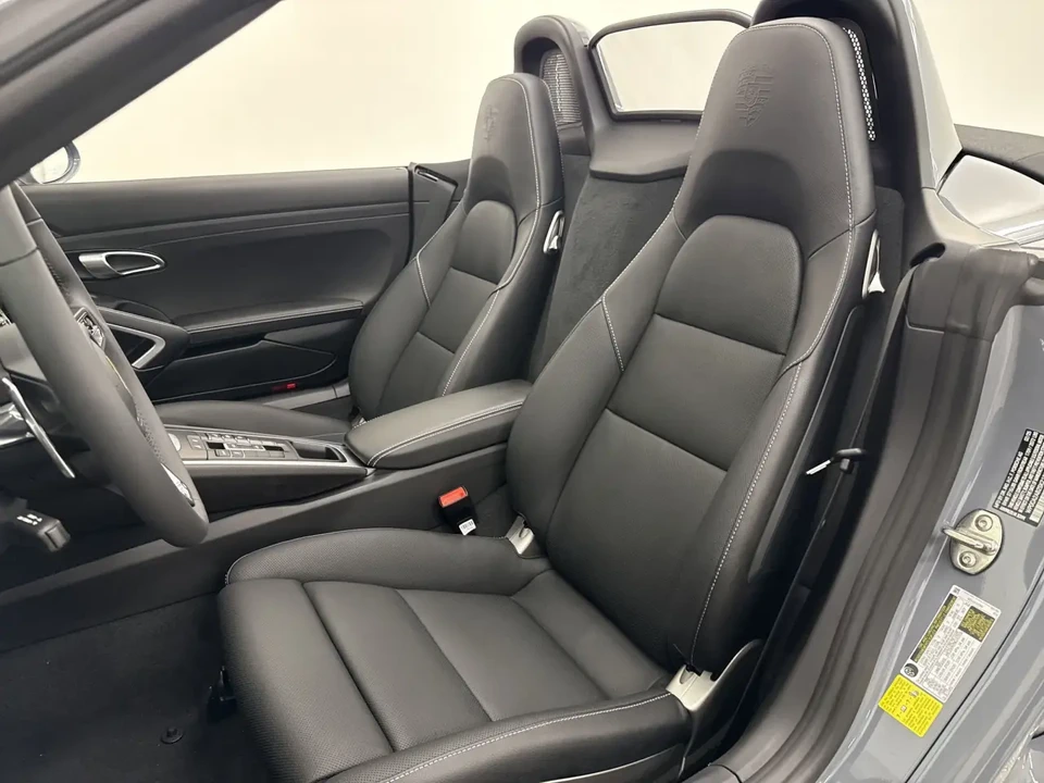 2025 Porsche 718 Boxster - Image 5 of 6