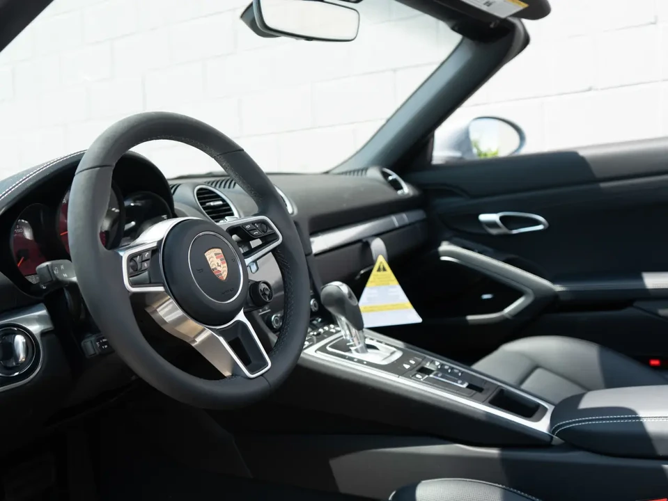 2025 Porsche 718 Boxster - Image 4 of 7