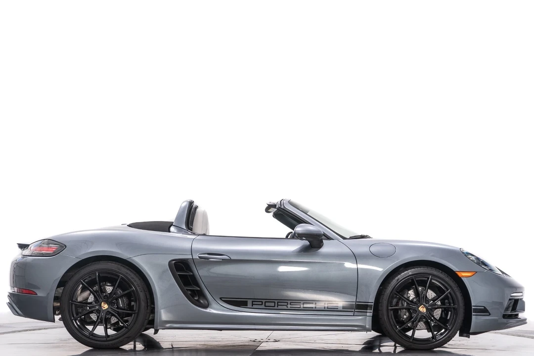 2025 Porsche 718 Boxster - Image 2 of 21