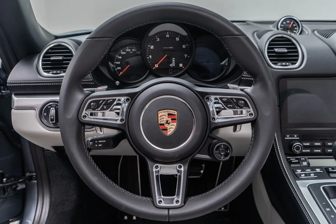 2025 Porsche 718 Boxster - Image 15 of 21