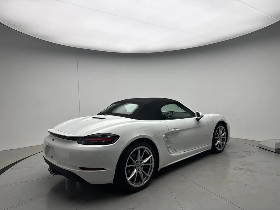 2025 Porsche Boxster - Image 6 of 15