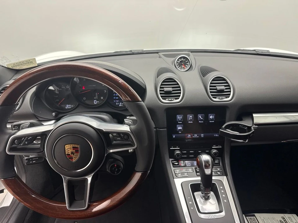 2025 Porsche Boxster - Image 14 of 15