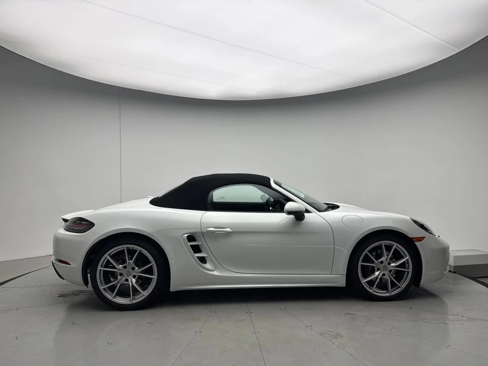 2025 Porsche Boxster - Image 7 of 15
