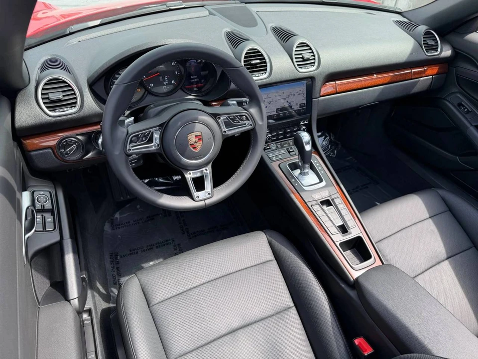 2025 Porsche 718 Boxster - Image 4 of 4