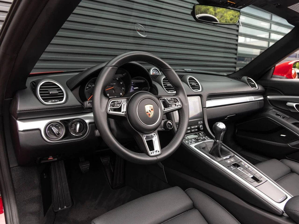 2025 Porsche 718 Boxster - Image 4 of 5