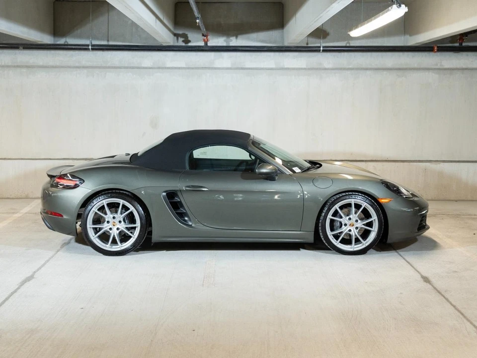 2025 Porsche 718 Boxster - Image 9 of 28