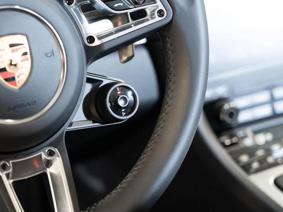 2025 Porsche 718 Boxster - Image 24 of 28