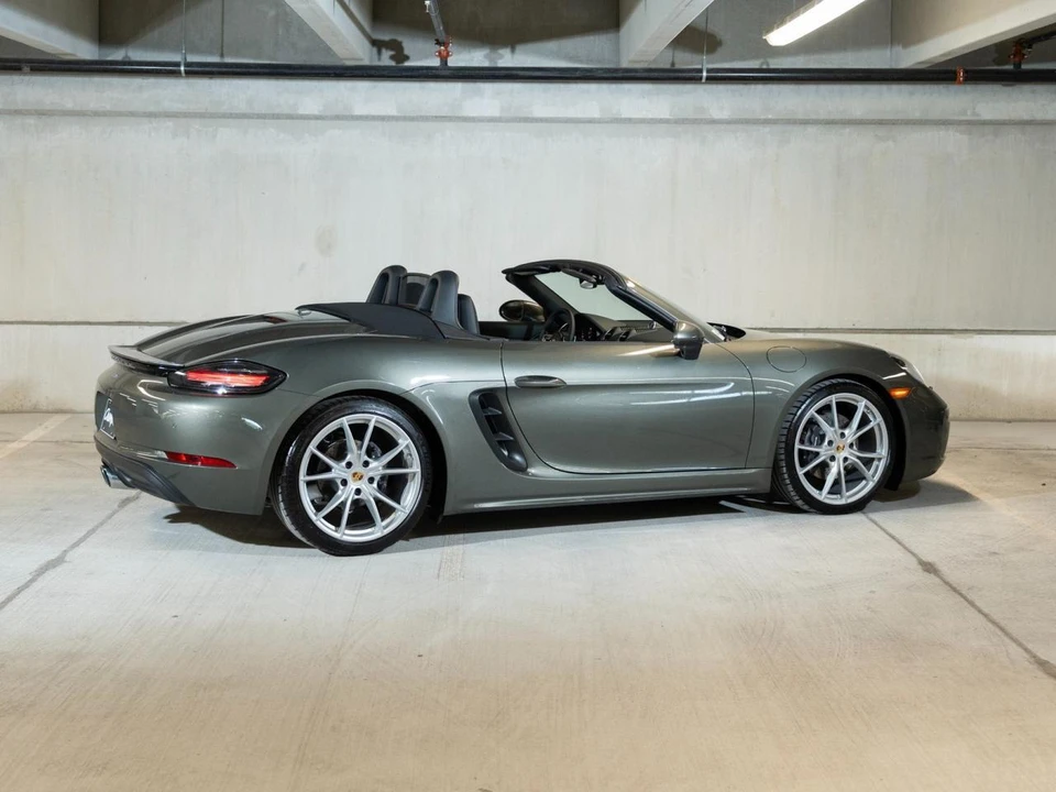 2025 Porsche 718 Boxster - Image 10 of 28