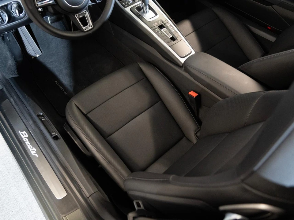 2025 Porsche 718 Boxster - Image 15 of 28