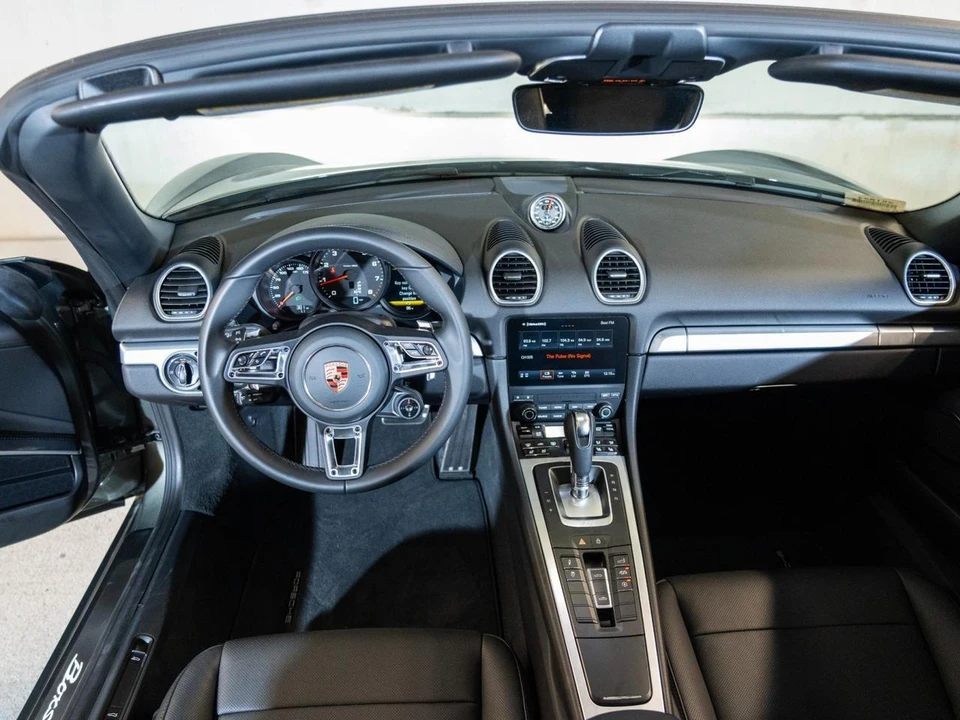 2025 Porsche 718 Boxster - Image 27 of 28